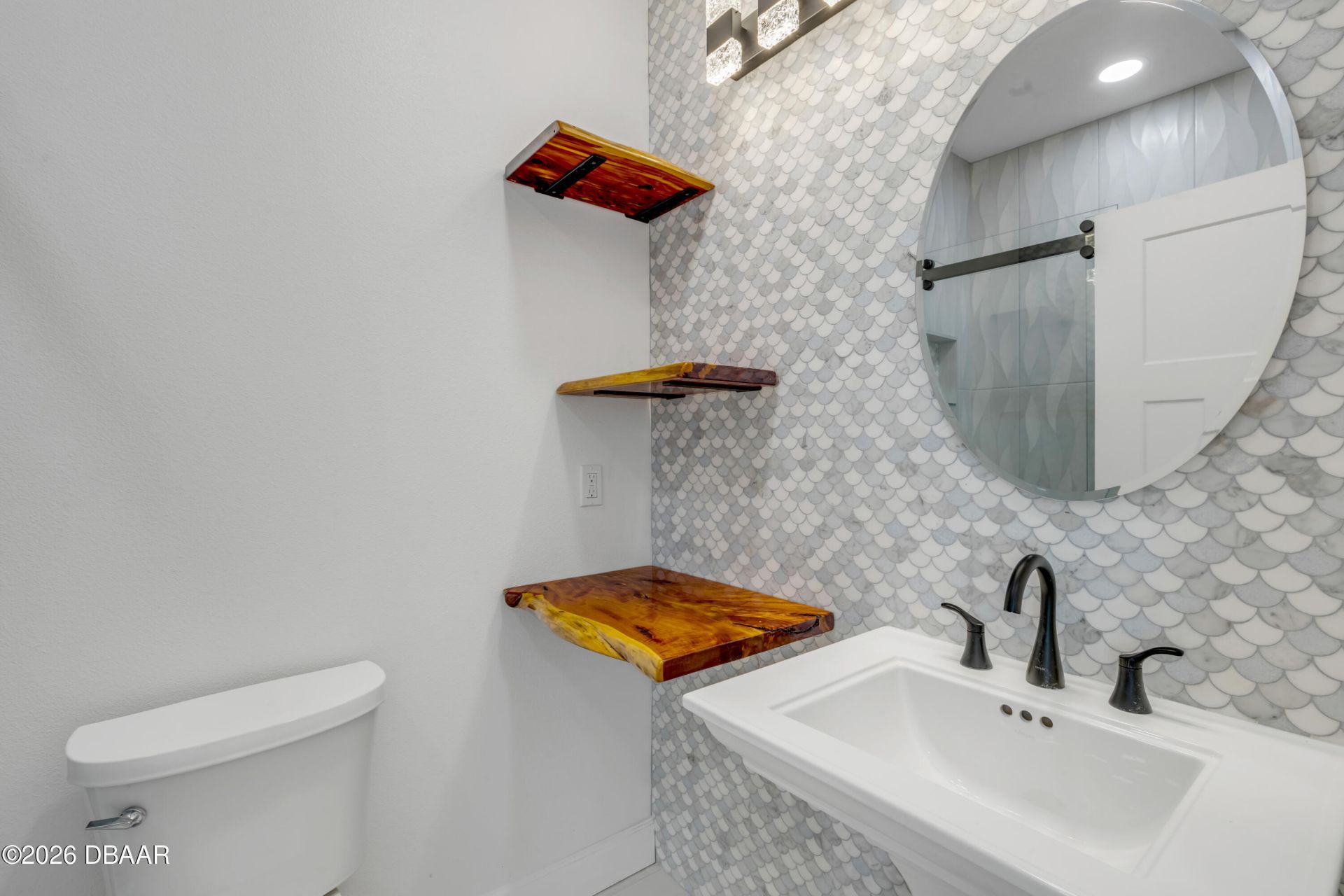 210 Due East Street, New Smyrna Beach, FL 32169 Photo