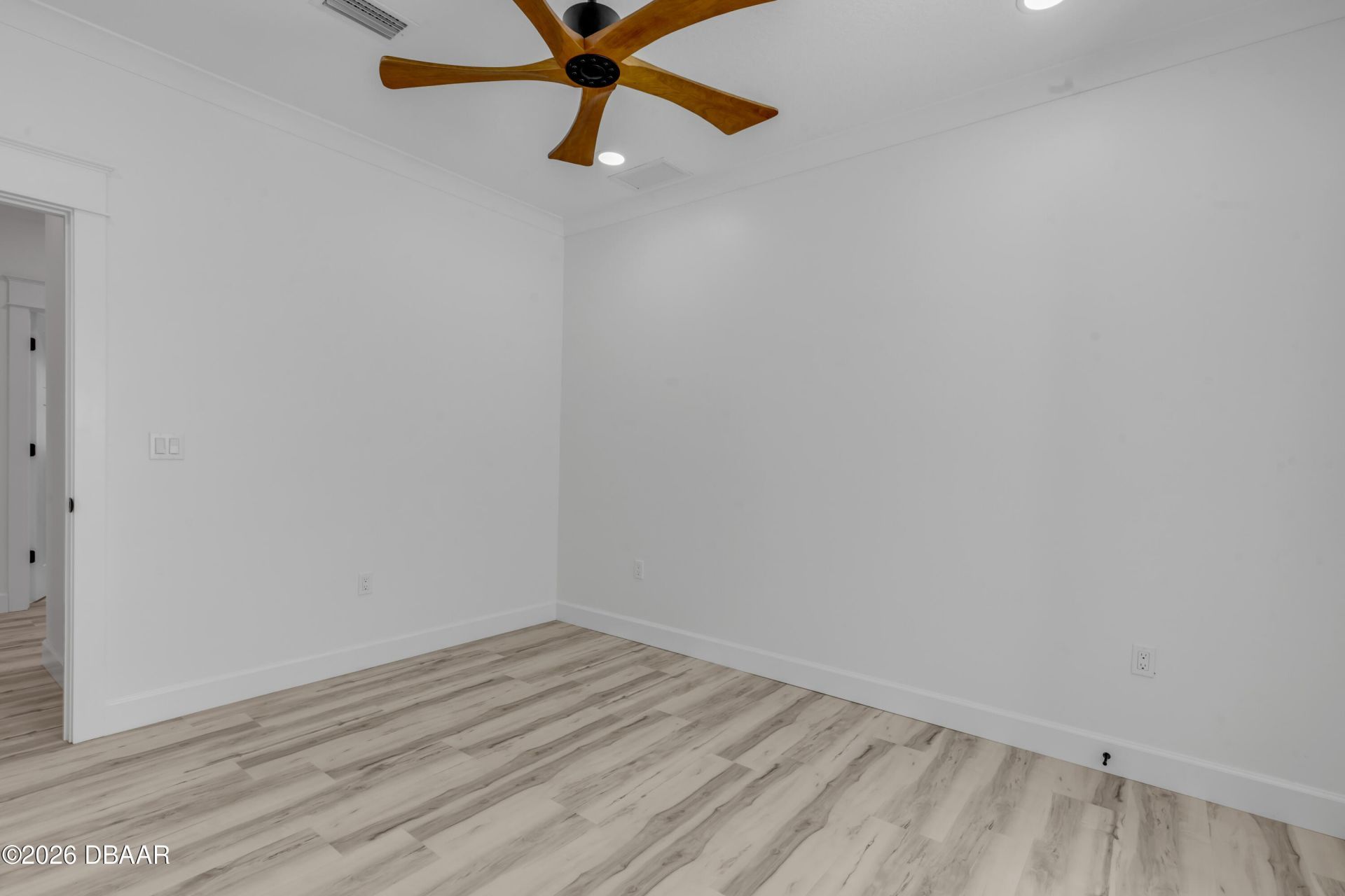 210 Due East Street, New Smyrna Beach, FL 32169 Photo