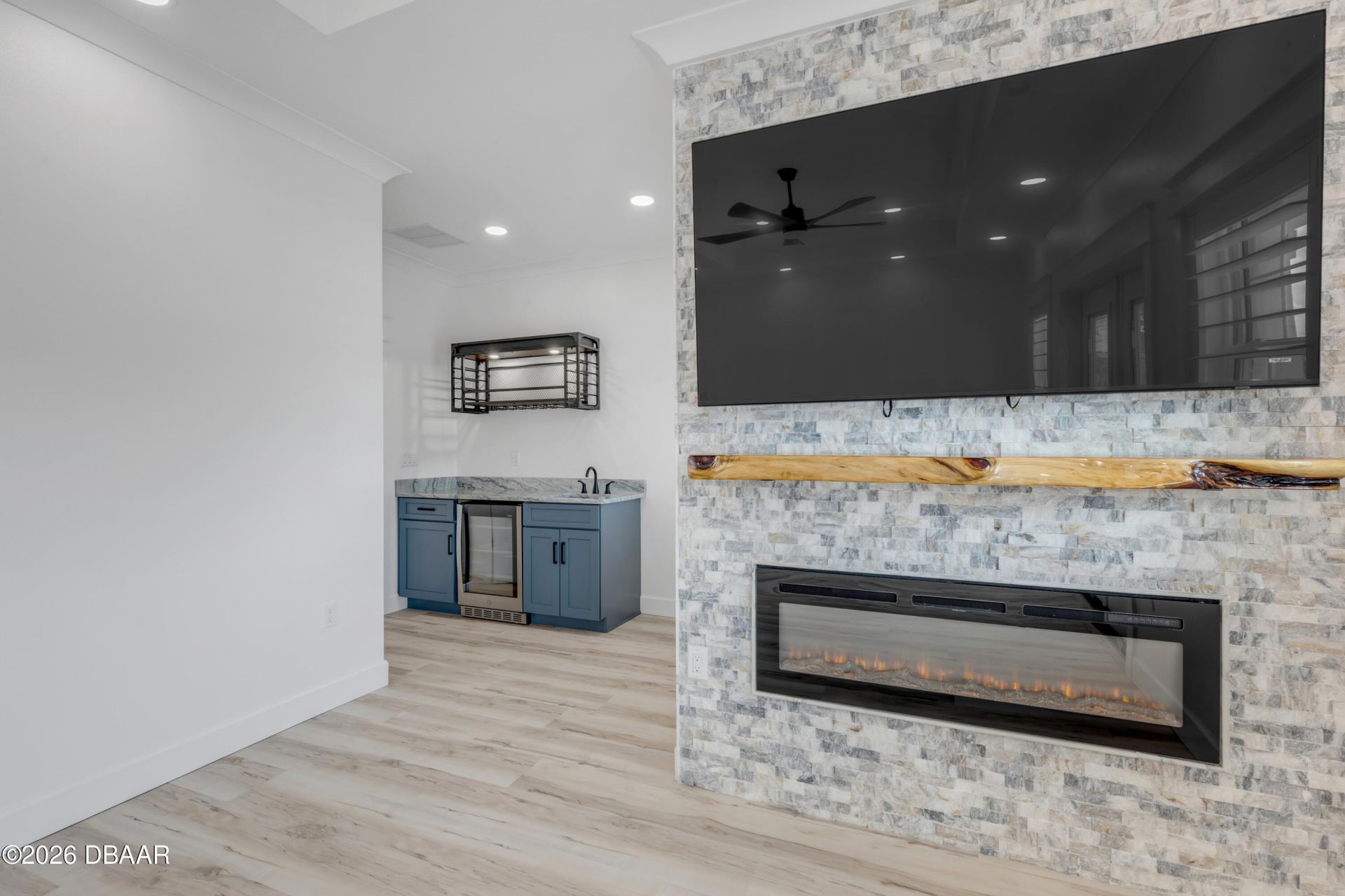 210 Due East Street, New Smyrna Beach, FL 32169 Photo