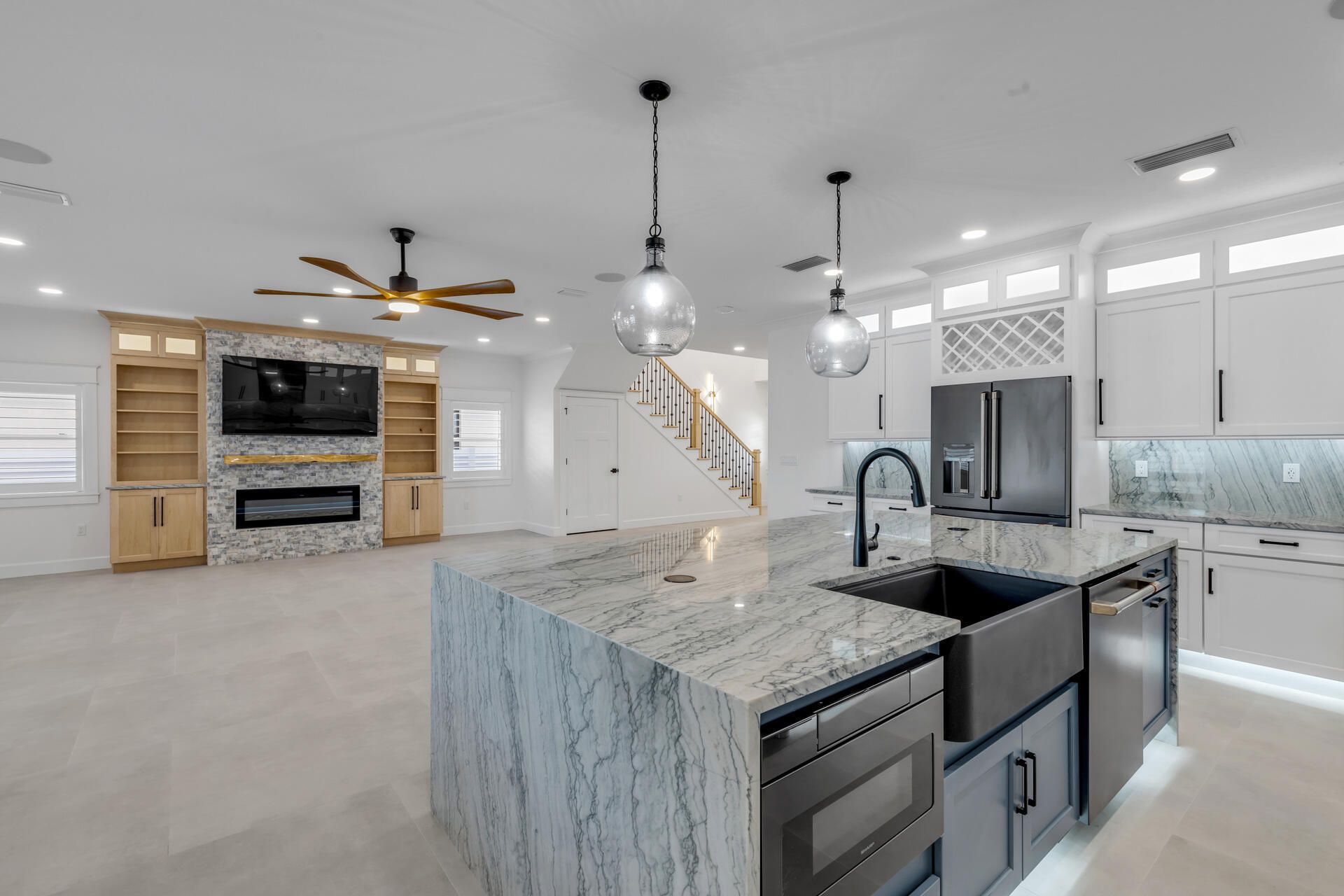 210 Due East Street, New Smyrna Beach, FL 32169 Photo