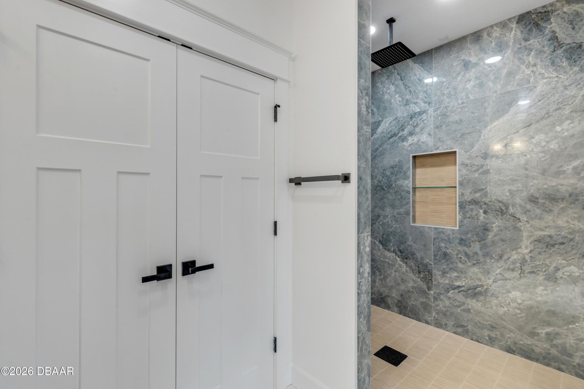 210 Due East Street, New Smyrna Beach, FL 32169 Photo