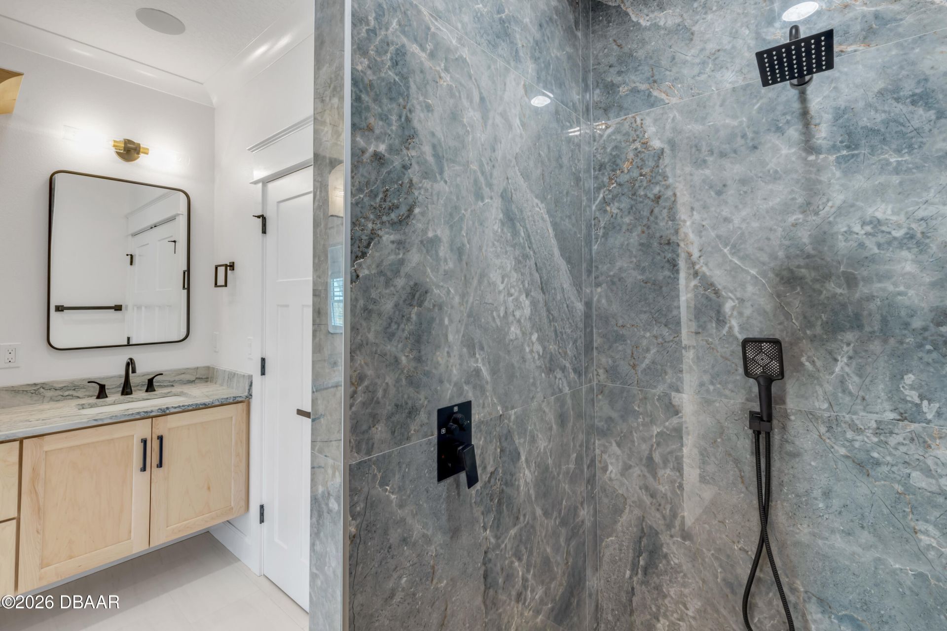 210 Due East Street, New Smyrna Beach, FL 32169 Photo