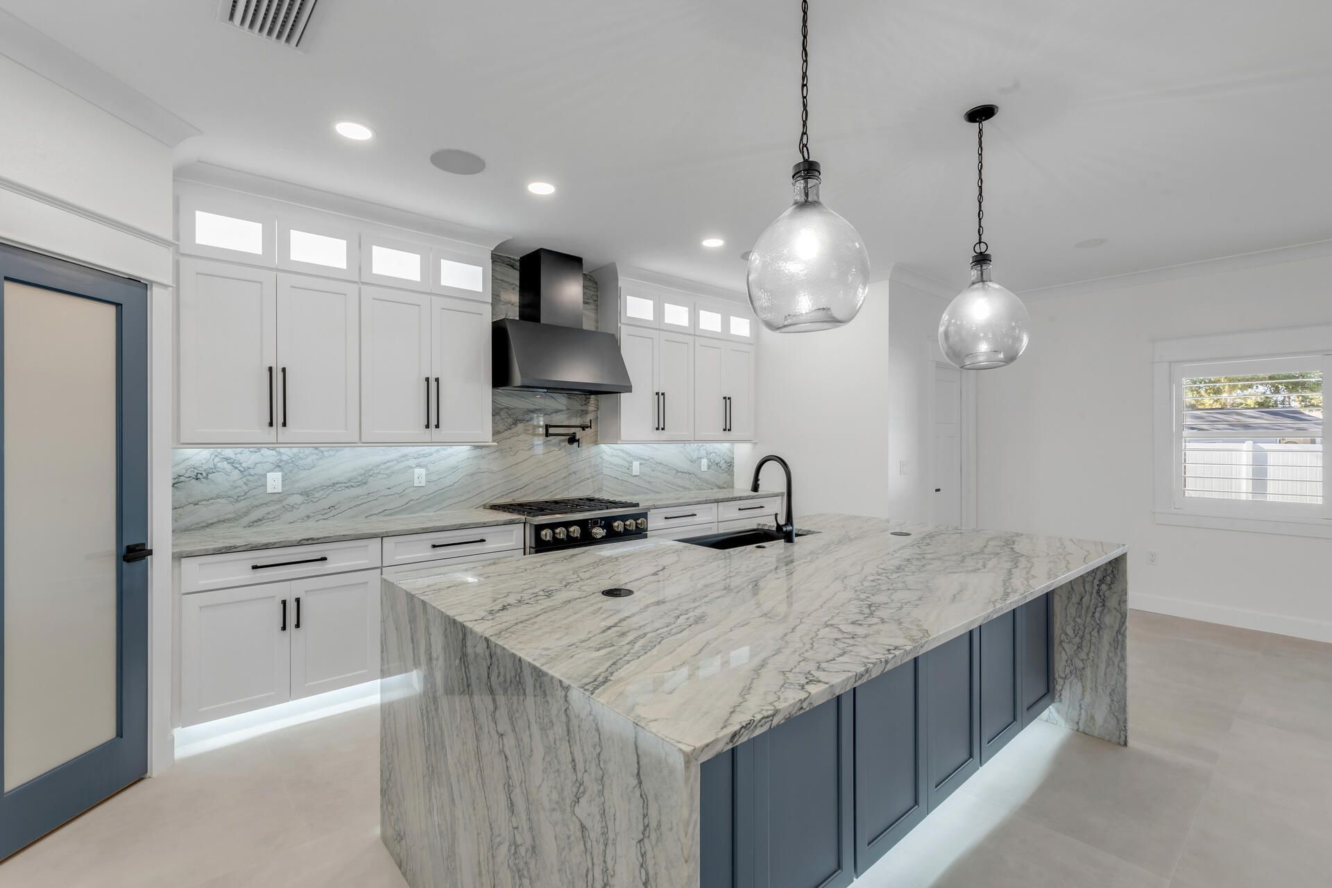 210 Due East Street, New Smyrna Beach, FL 32169 Photo