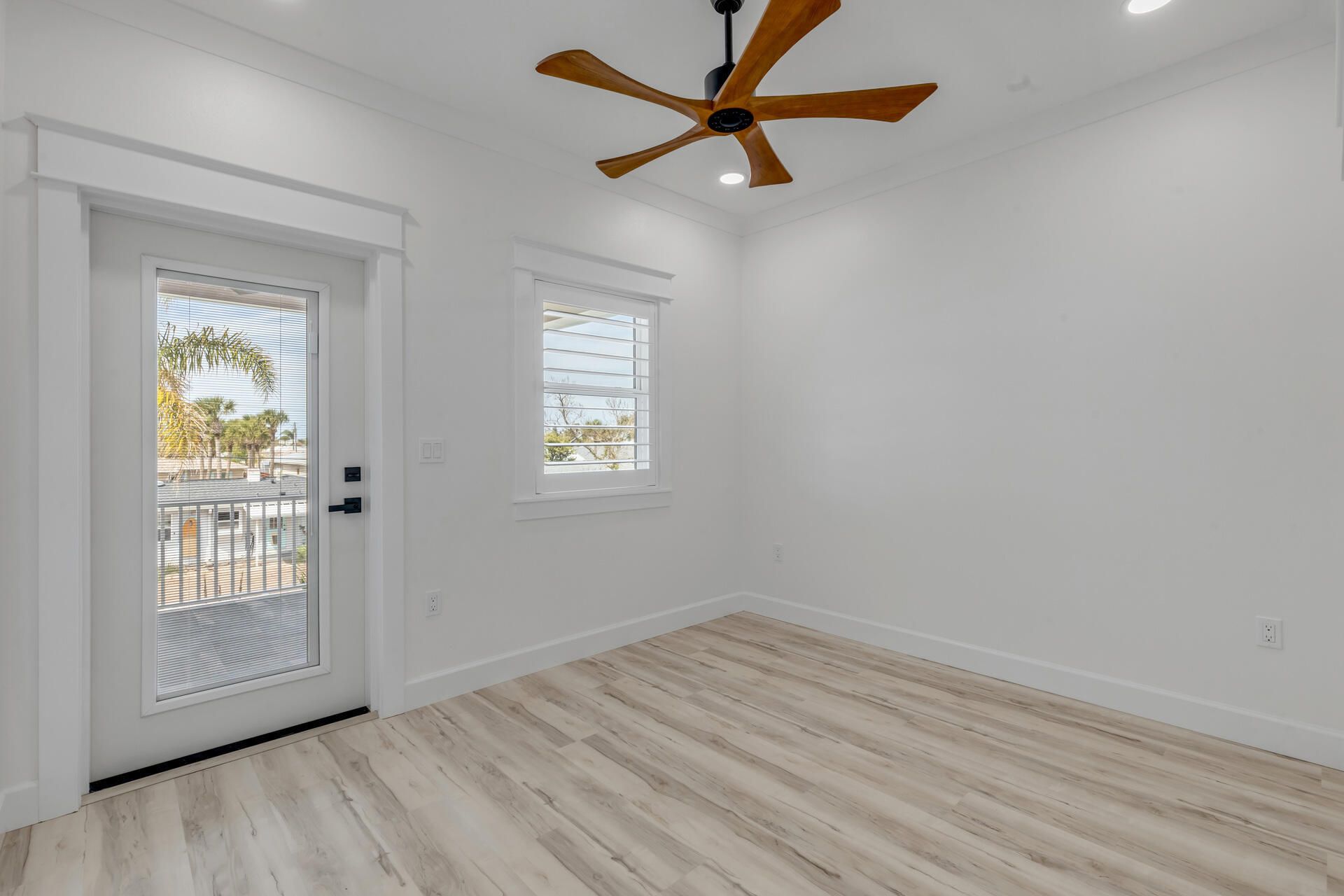 210 Due East Street, New Smyrna Beach, FL 32169 Photo