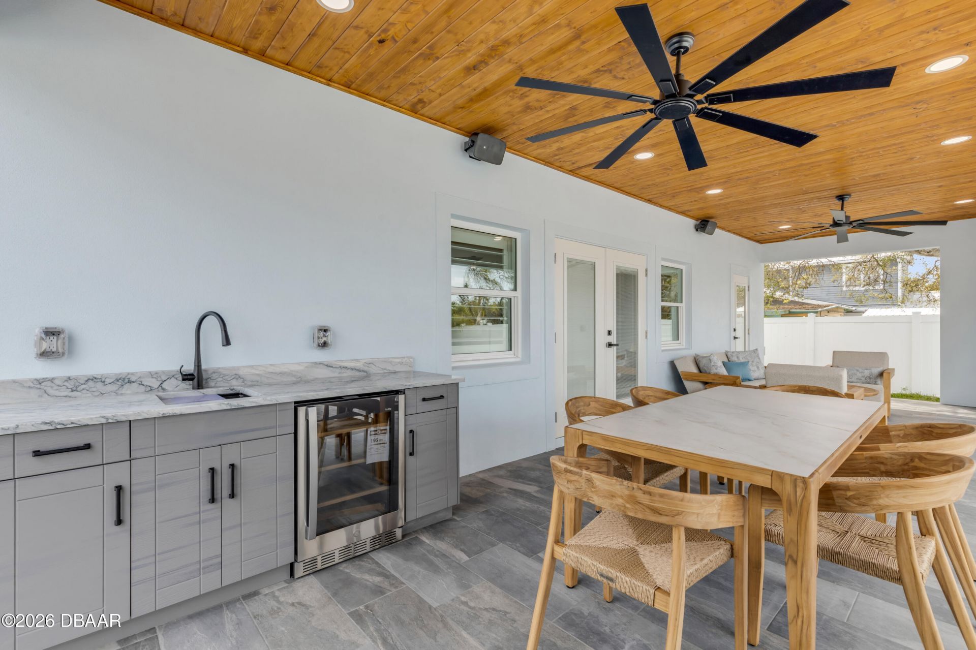 210 Due East Street, New Smyrna Beach, FL 32169 Photo