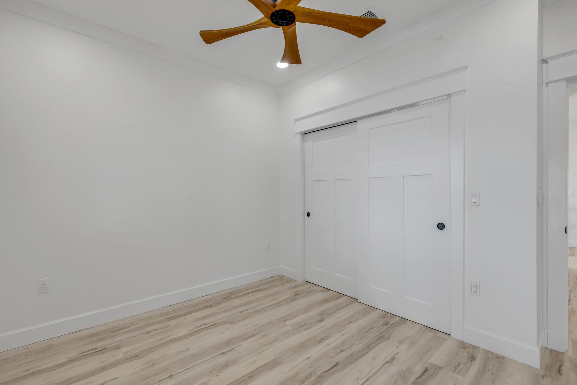 210 Due East Street, New Smyrna Beach, FL 32169 Photo