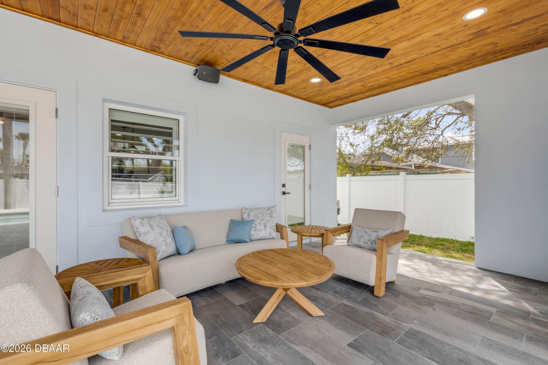 210 Due East Street, New Smyrna Beach, FL 32169 Photo