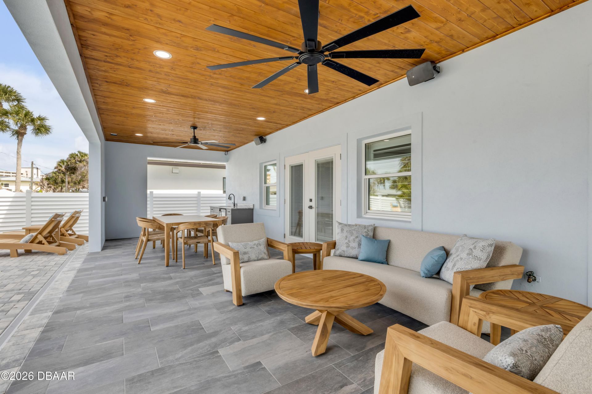 210 Due East Street, New Smyrna Beach, FL 32169 Photo