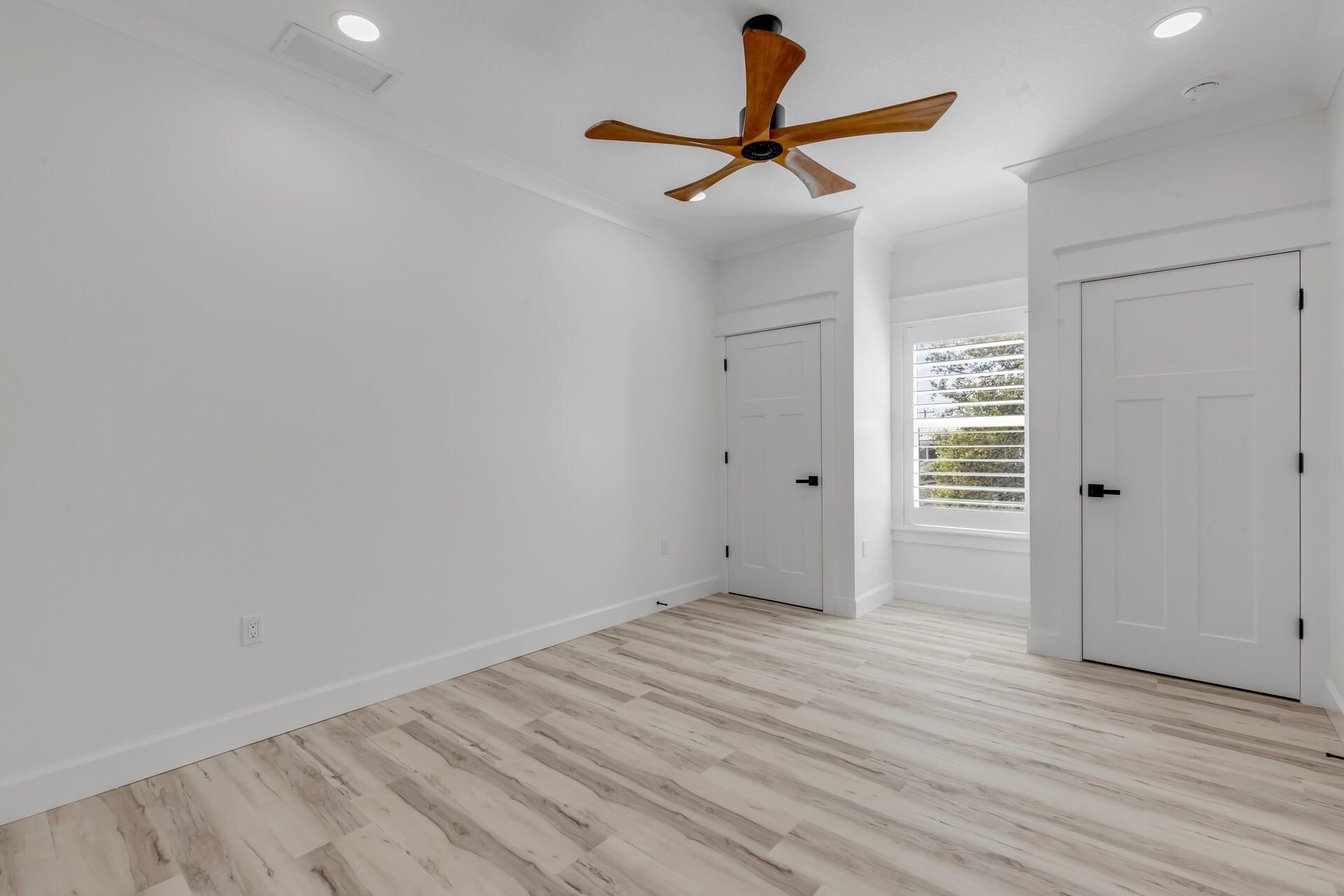 210 Due East Street, New Smyrna Beach, FL 32169 Photo