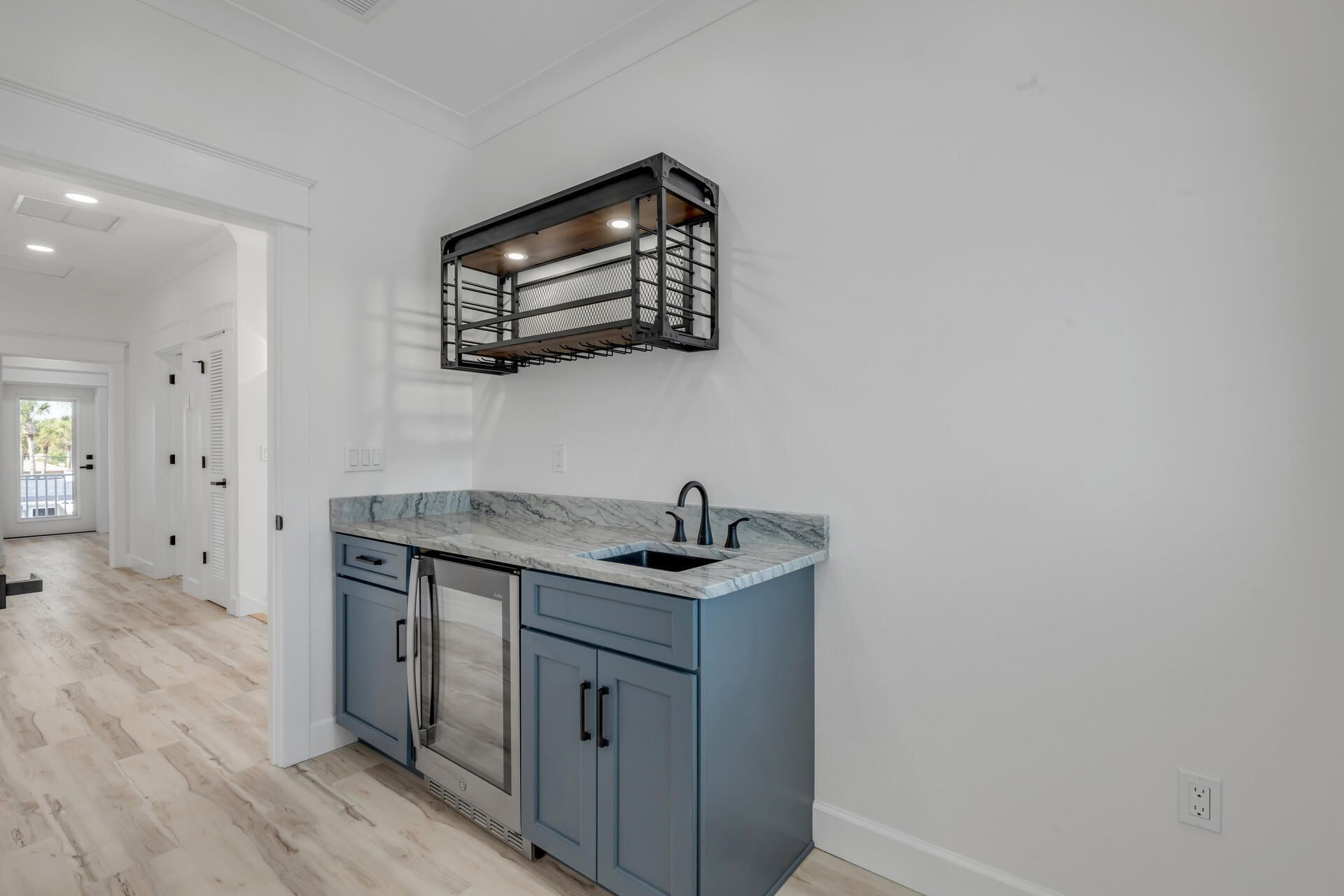 210 Due East Street, New Smyrna Beach, FL 32169 Photo
