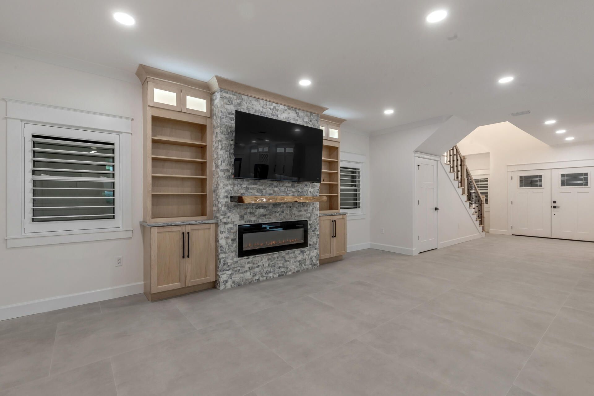 210 Due East Street, New Smyrna Beach, FL 32169 Photo