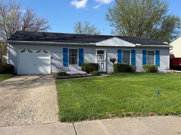 1716 Caxton Lane , Toledo, OH 43613