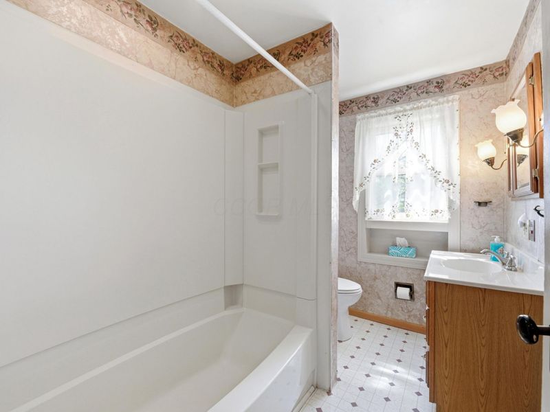 249 W Locust Street, Newark, OH 43055 Photo 24