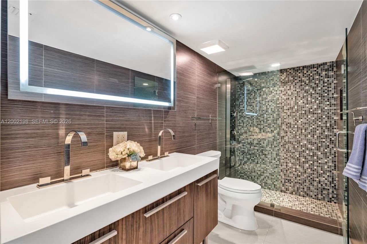 1623 Collins Ave, Unit 418, Miami Beach, FL 33139 Photo