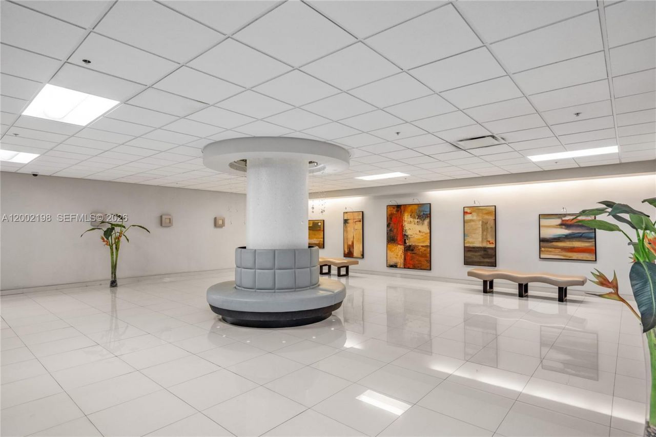 1623 Collins Ave, Unit 418, Miami Beach, FL 33139 Photo