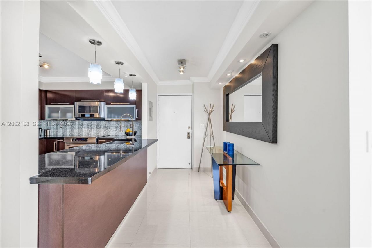 1623 Collins Ave, Unit 418, Miami Beach, FL 33139 Photo