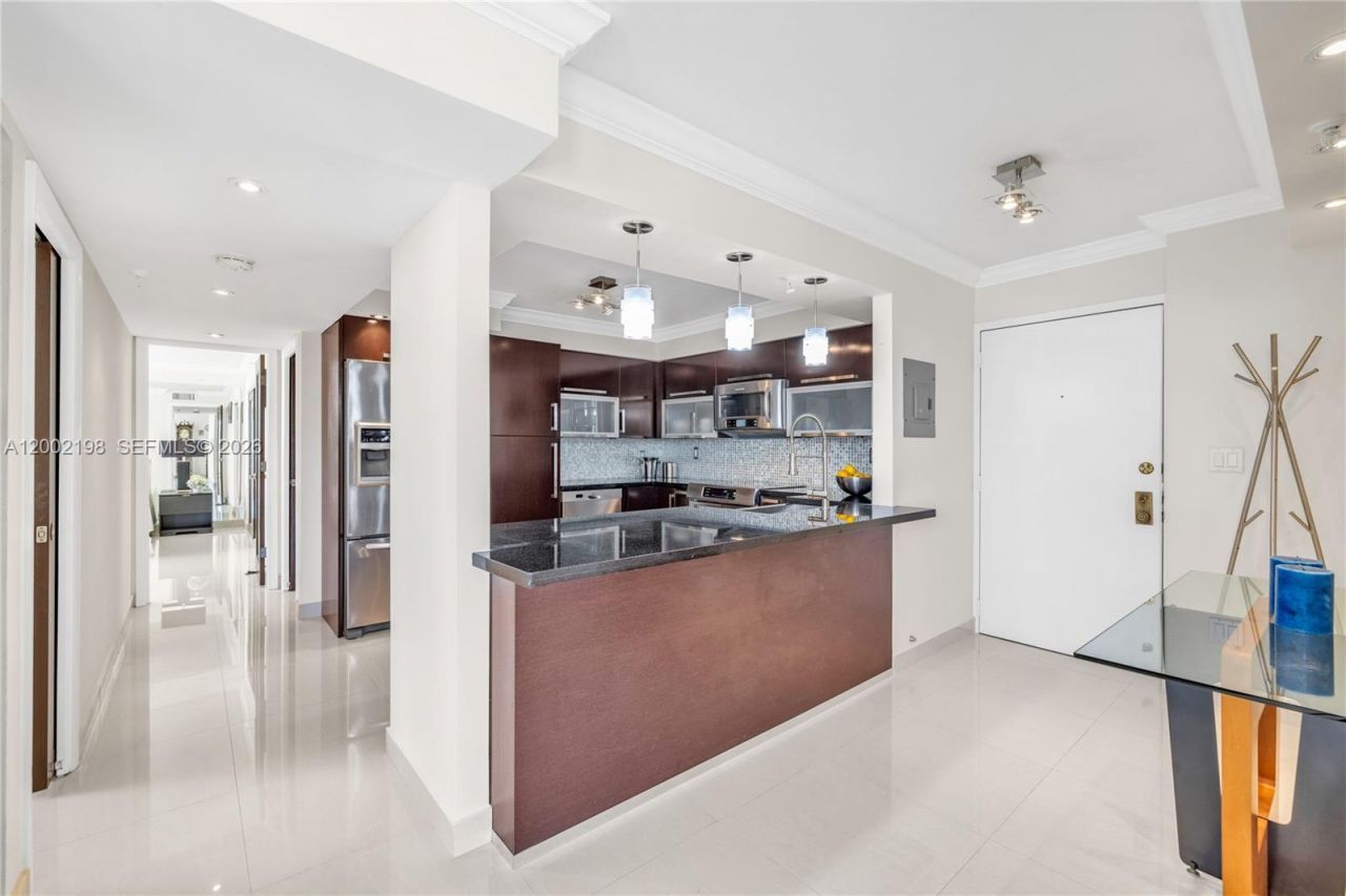 1623 Collins Ave, Unit 418, Miami Beach, FL 33139 Photo