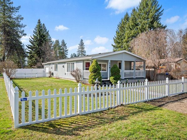 116 E C St, Deer Park, WA 99006