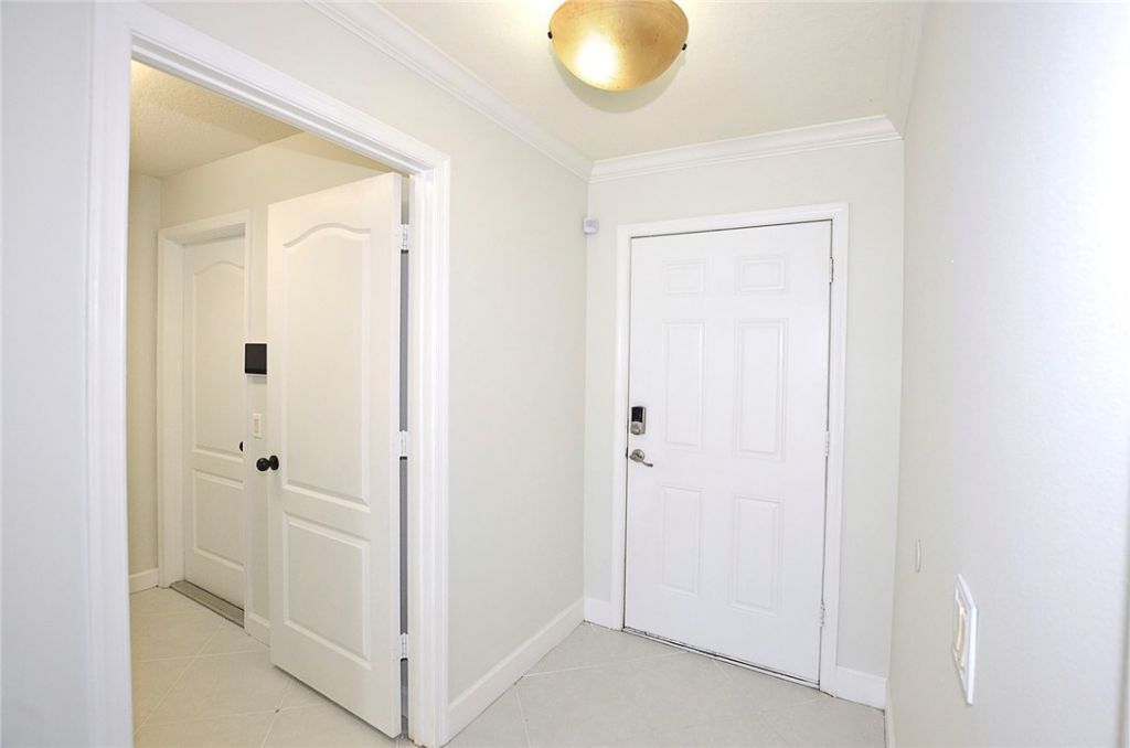 8255 102nd Avenue, Vero Beach, FL 32967 Photo