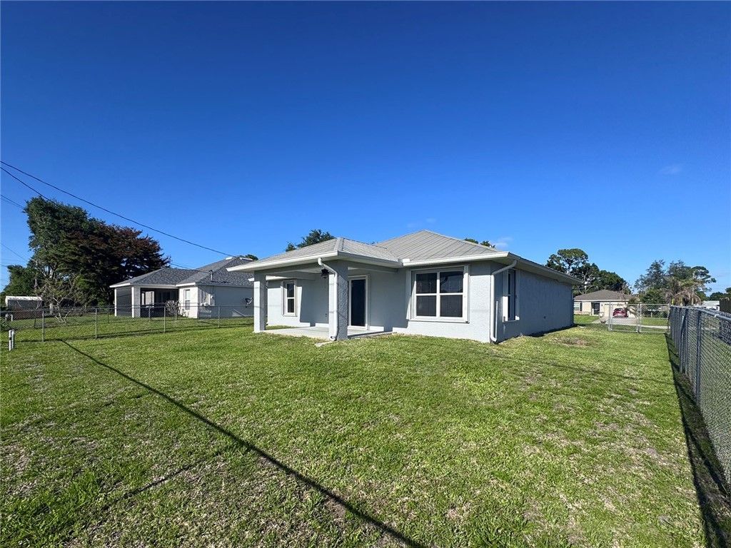 8255 102nd Avenue, Vero Beach, FL 32967 Photo