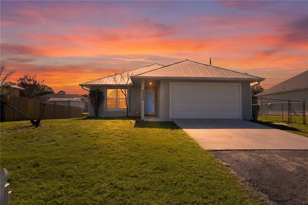 8255 102nd Avenue, Vero Beach, FL 32967 Photo