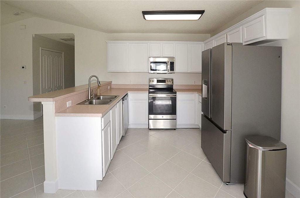 8255 102nd Avenue, Vero Beach, FL 32967 Photo