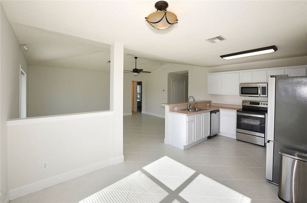 8255 102nd Avenue, Vero Beach, FL 32967 Photo