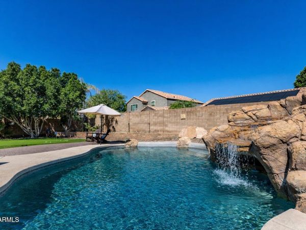 9834 E IRWIN Circle, Mesa, AZ 85209