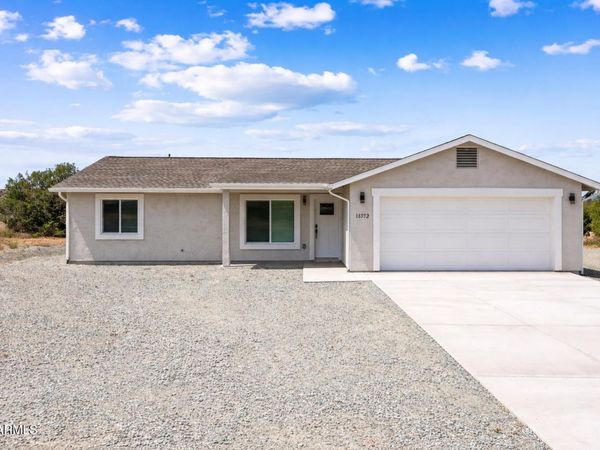 16552 S WHITE ROCK Lane, Mayer, AZ 86333