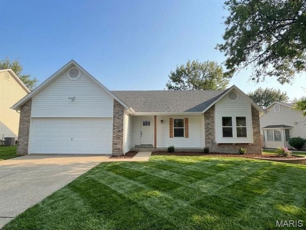 1262 Colby Drive, St Peters, MO 63376