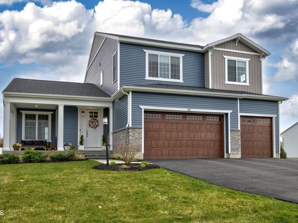 10 Penfield Drive, Rexford, NY 12148