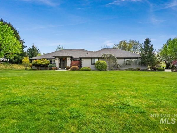 9511 W Hills Gate Dr, Star, ID 83669