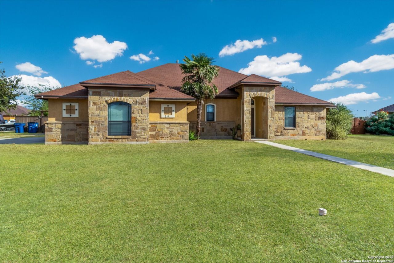 1758 Crooked Creek, Pleasanton, TX 78064 Main Photo