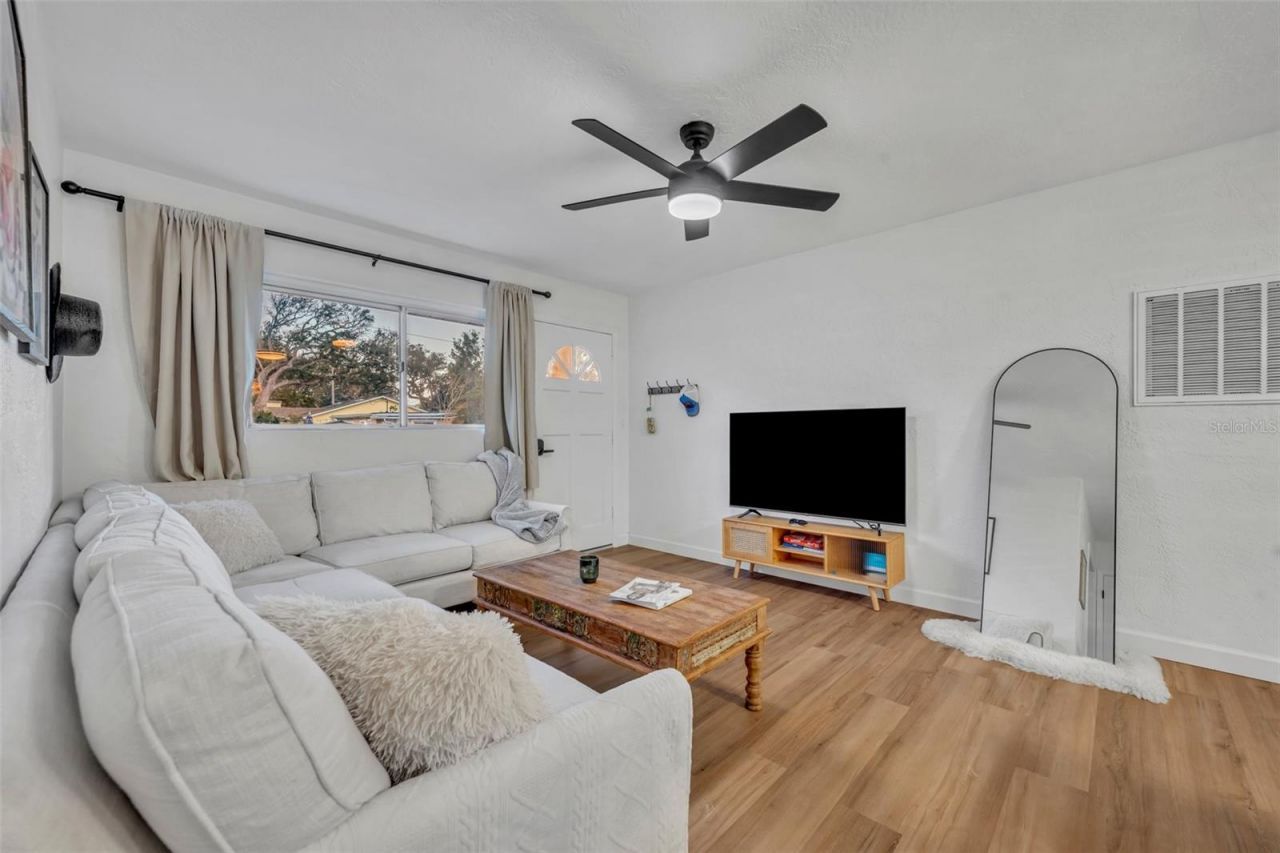 798 E 26th Avenue, New Smyrna Beach, FL 32169 Photo