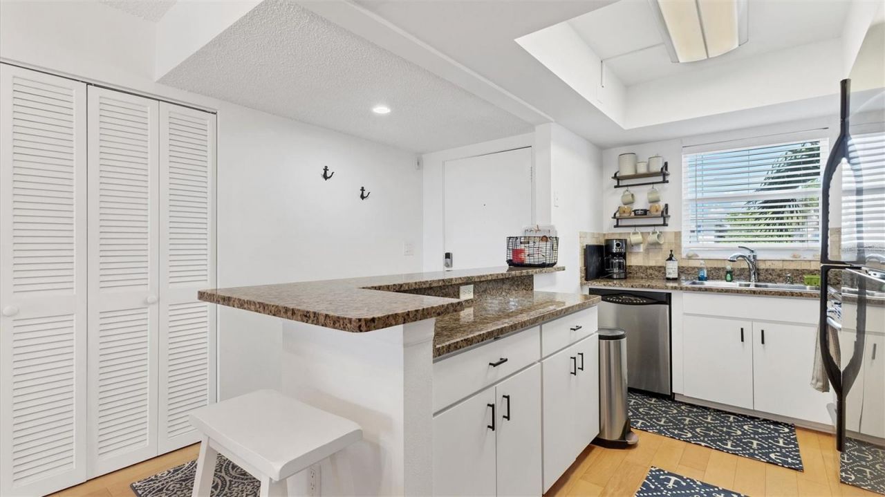 9200 Midnight Pass Road, Unit 24, Sarasota, FL 34242 Photo