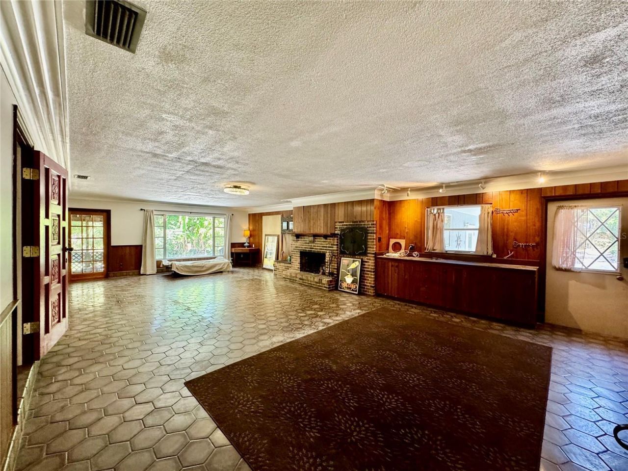 1335 40th Street , Sarasota, FL 34234 Photo