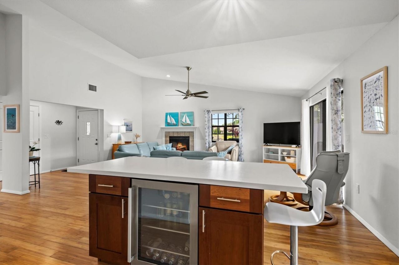 4566 Hidden View Place, Unit 7, Sarasota, FL 34235 Photo