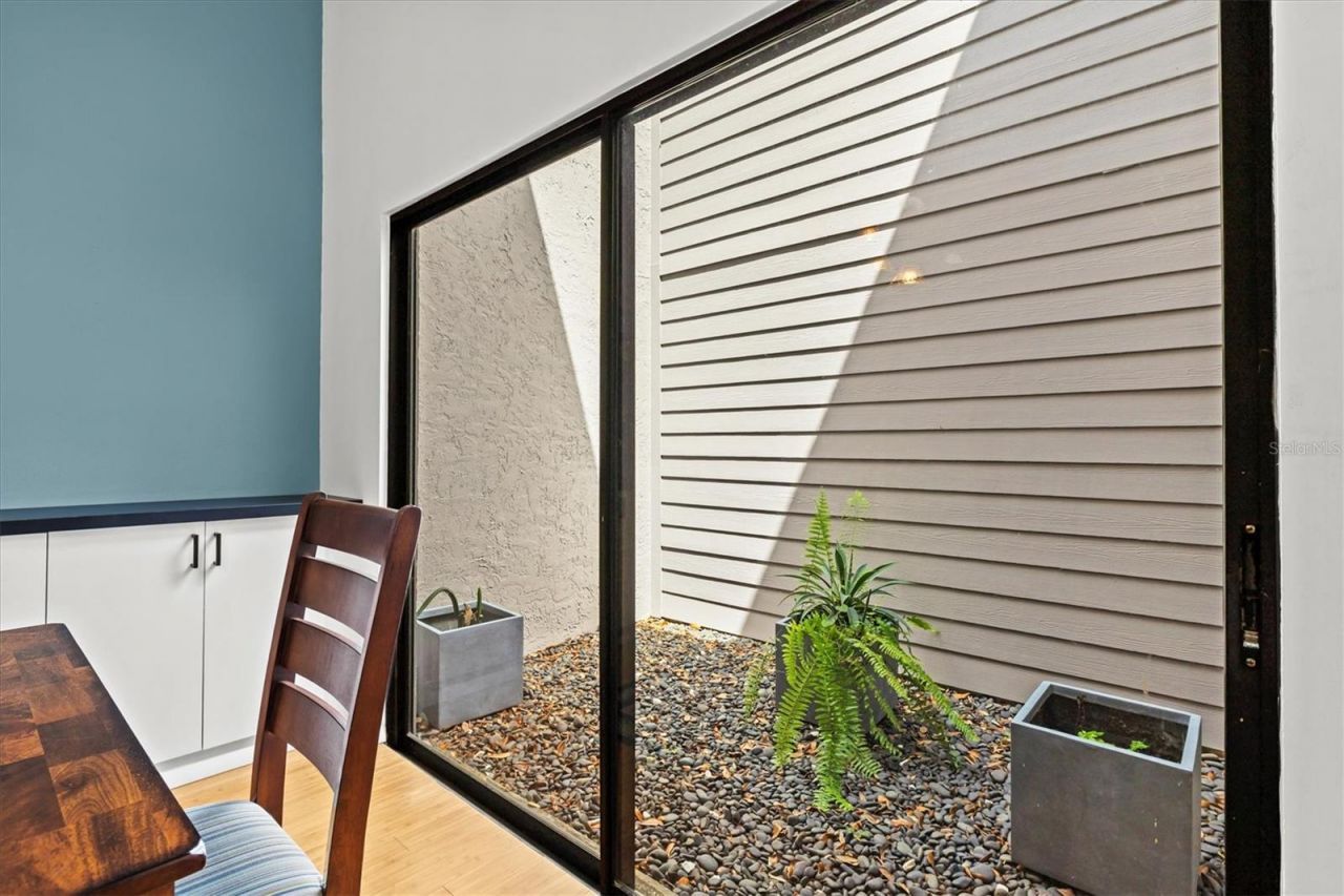 4566 Hidden View Place, Unit 7, Sarasota, FL 34235 Photo