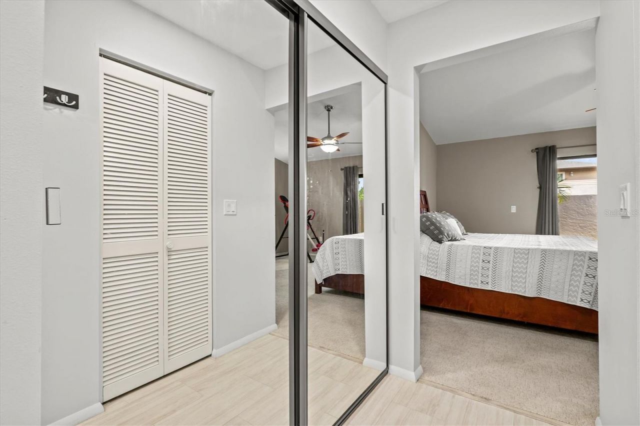 4566 Hidden View Place, Unit 7, Sarasota, FL 34235 Photo