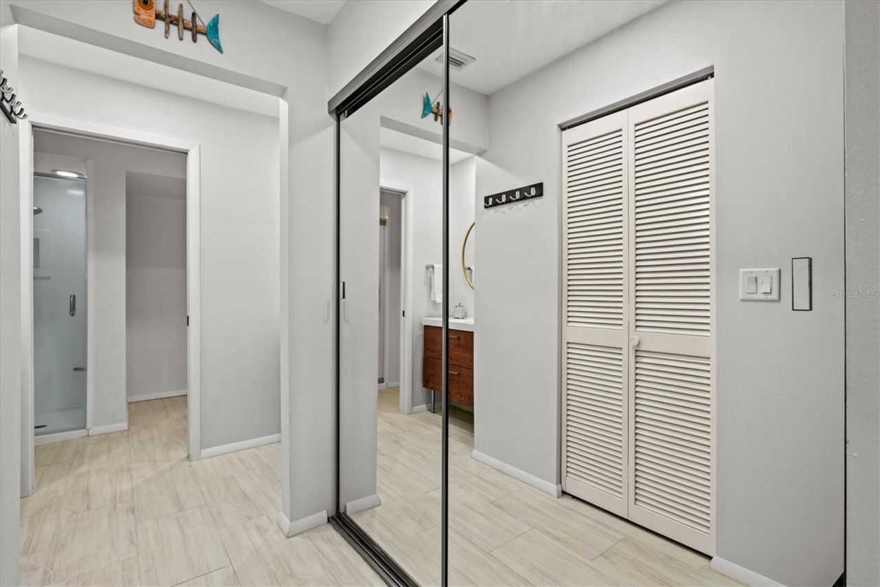 4566 Hidden View Place, Unit 7, Sarasota, FL 34235 Photo