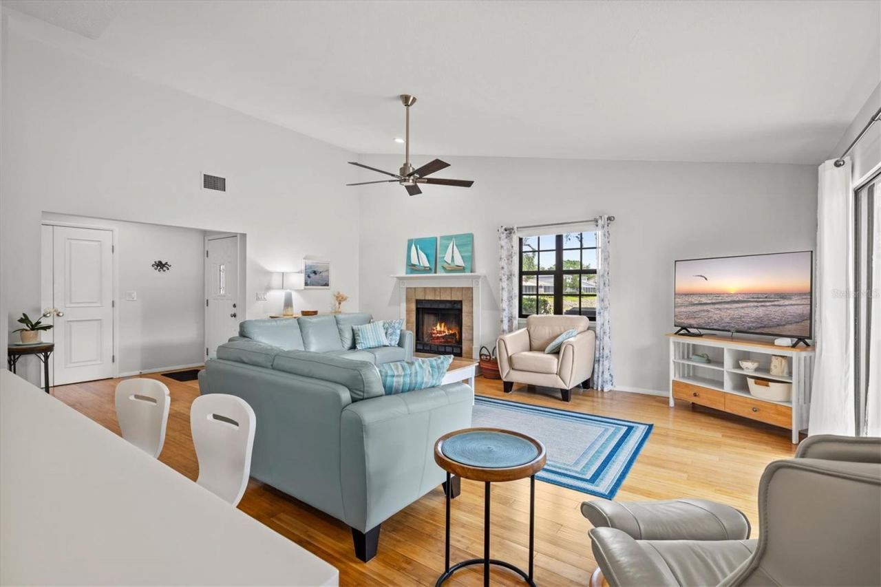 4566 Hidden View Place, Unit 7, Sarasota, FL 34235 Photo