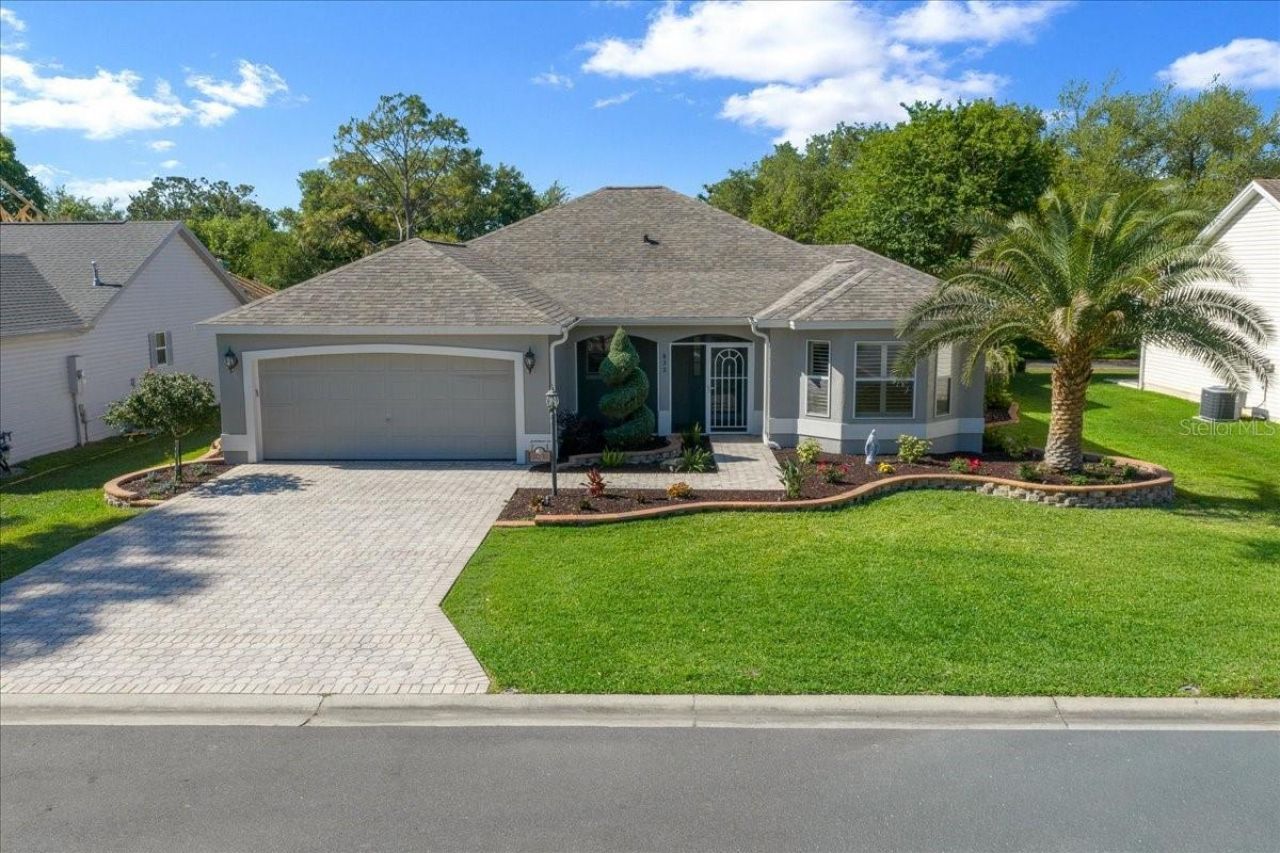 432 Loma Paseo Drive, Lady Lake, FL 32159 Main Photo