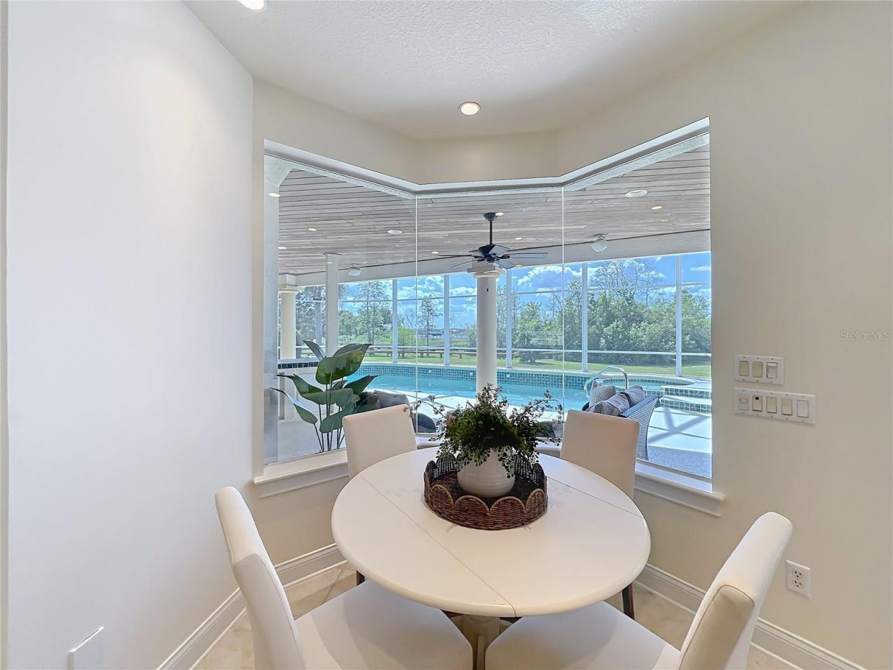 1861 Edgewater Drive, Mount Dora, FL 32757 Photo