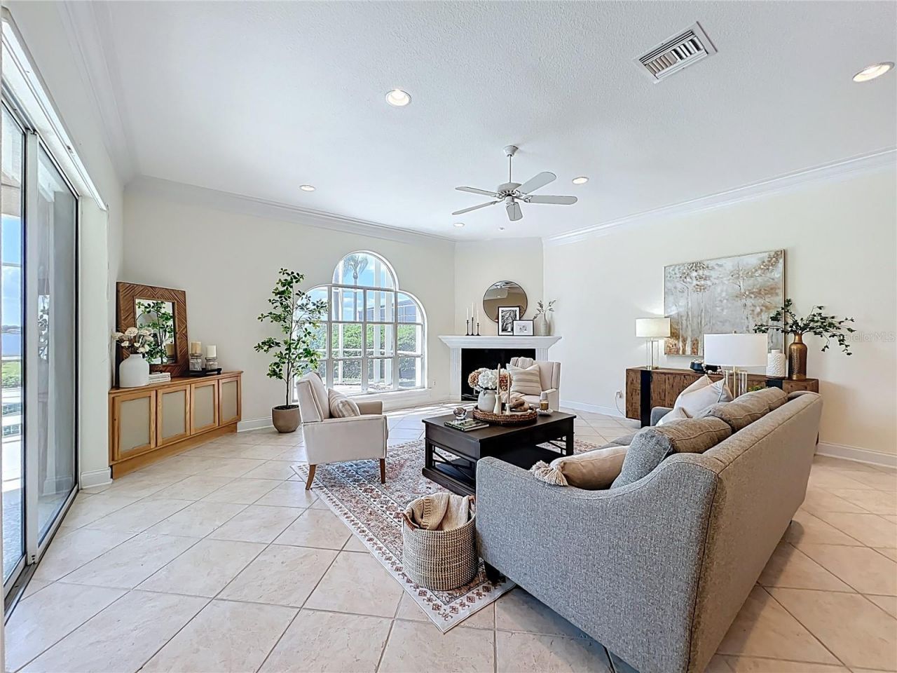 1861 Edgewater Drive, Mount Dora, FL 32757 Photo