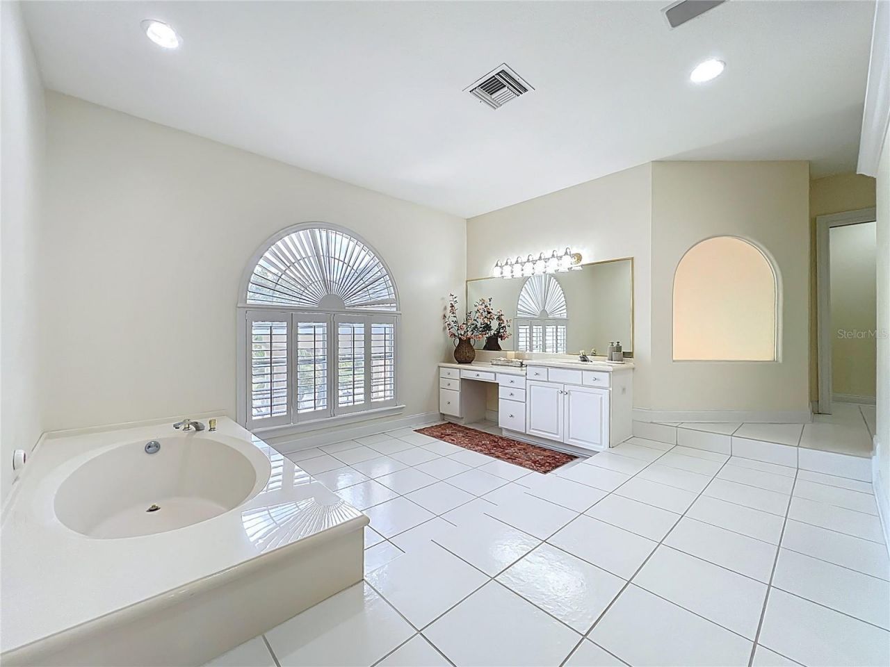 1861 Edgewater Drive, Mount Dora, FL 32757 Photo