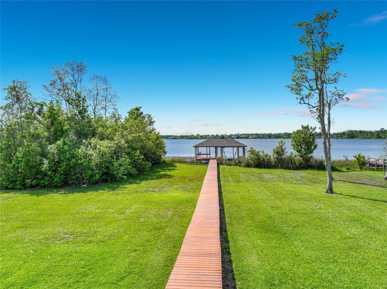 1861 Edgewater Drive, Mount Dora, FL 32757 Photo