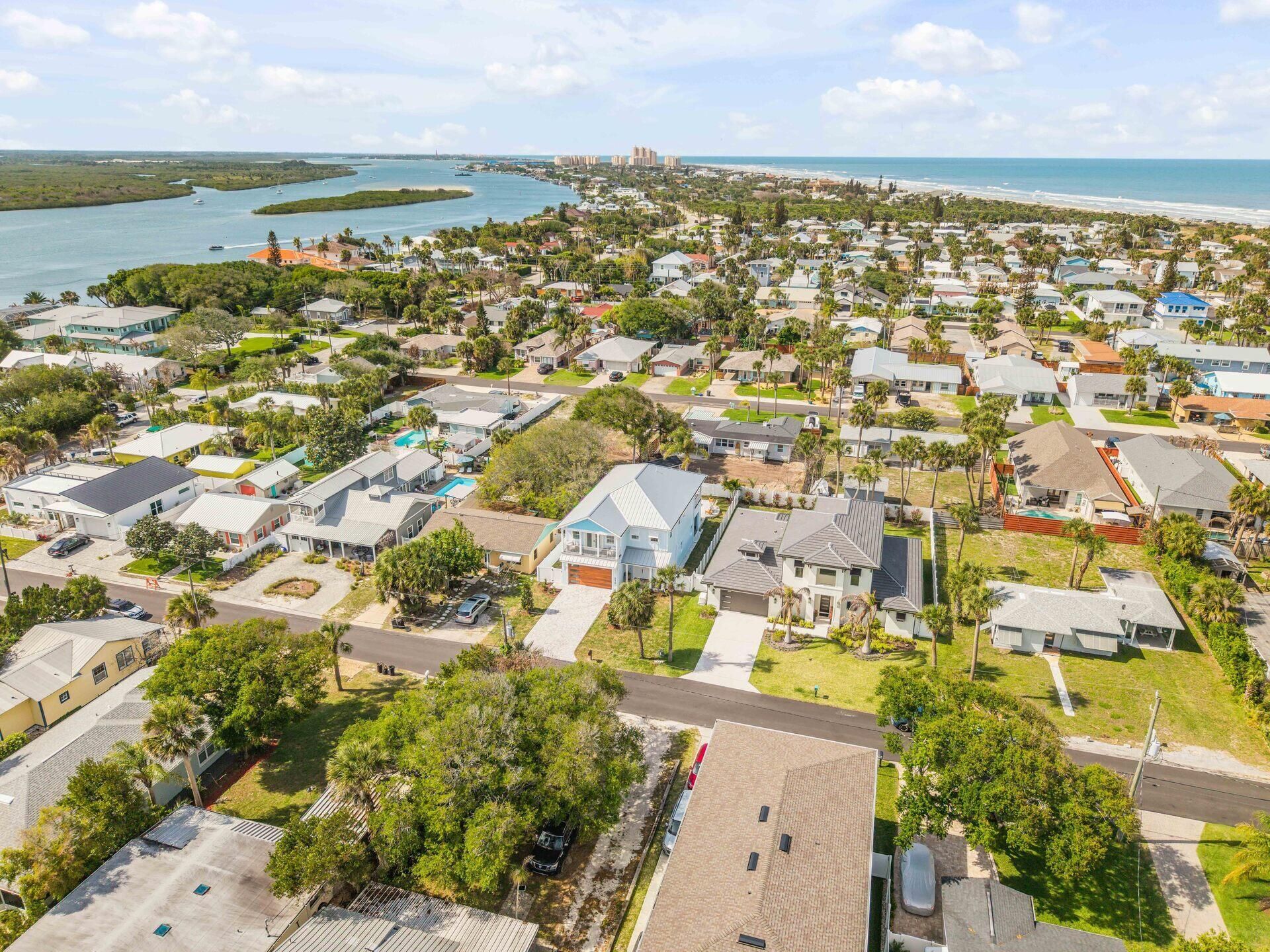 210 Due East Street, New Smyrna Beach, FL 32169 Photo