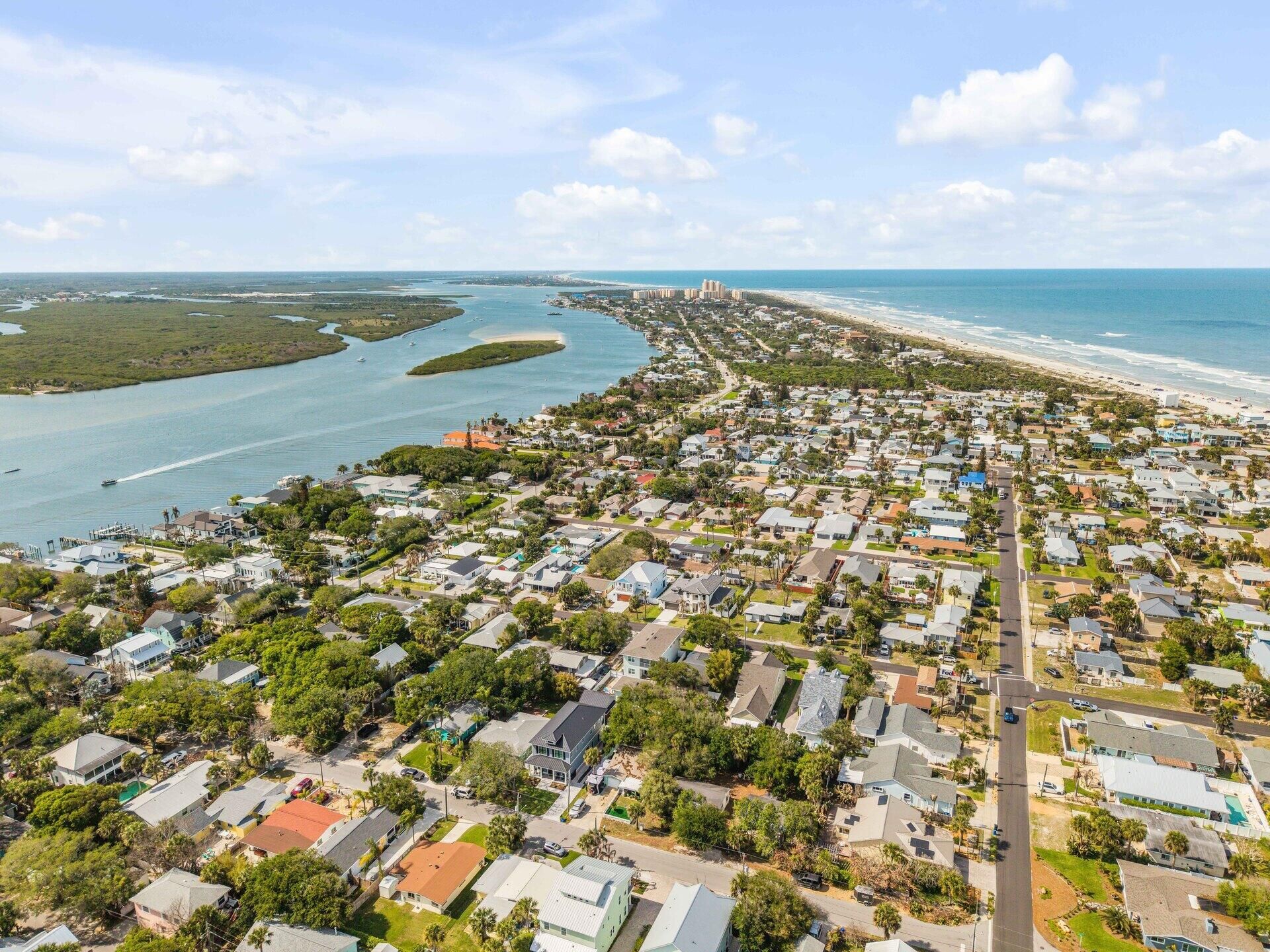210 Due East Street, New Smyrna Beach, FL 32169 Photo