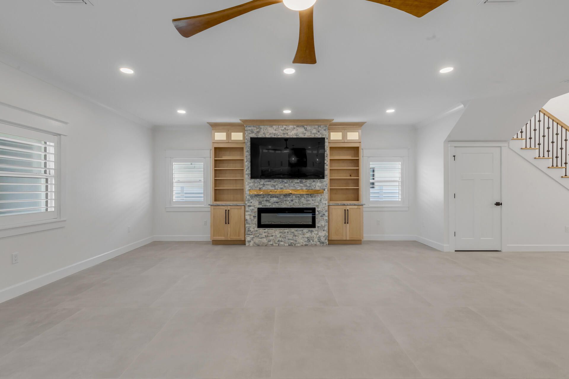 210 Due East Street, New Smyrna Beach, FL 32169 Photo