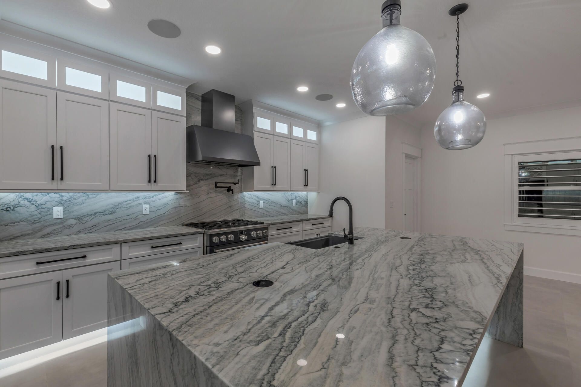 210 Due East Street, New Smyrna Beach, FL 32169 Photo